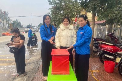 HOẠT ĐỘNG RỬA XE GÂY QUỸ CỦA CHI ĐOÀN TRƯỜNG MN D PHƯỜNG TIÊN SƠN